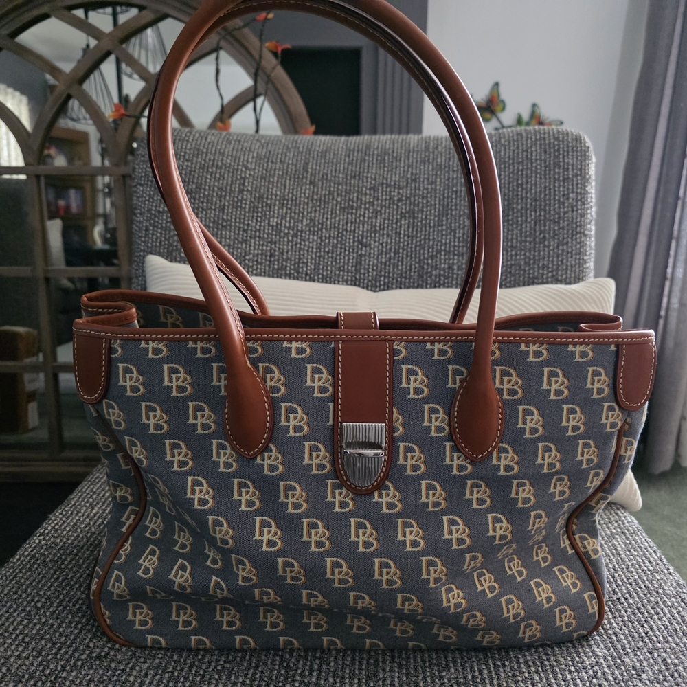 Dooney&Bourke Tote